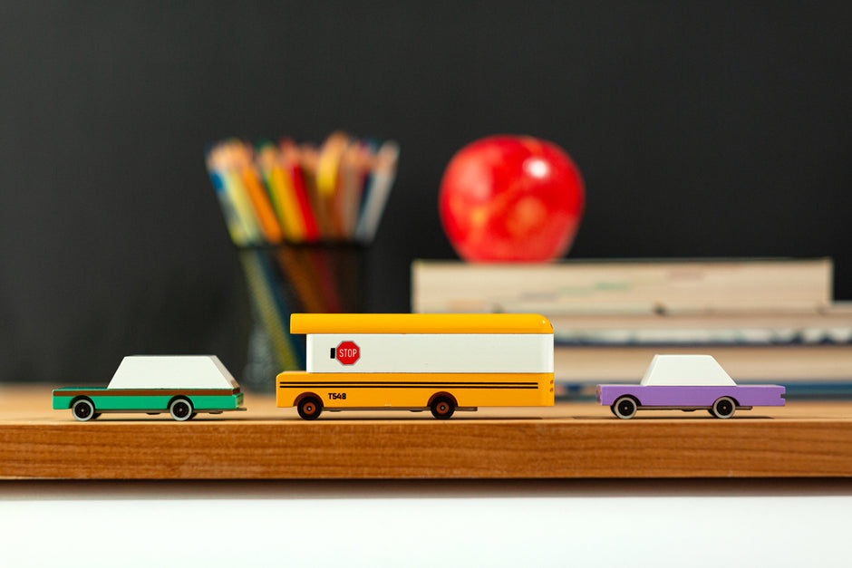 Candycar School Bus – Duurzame Houten Speelgoed Bus